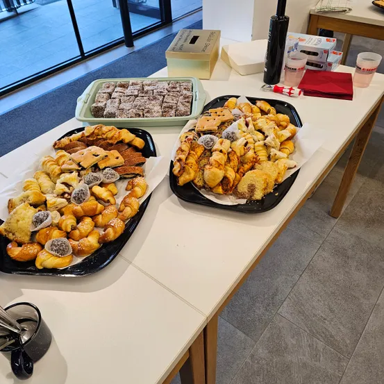 Brunch, Food, Food Presentation, Person, Tater Tots, Furniture, Table, Box, Cafeteria, Restaurant