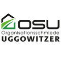 OSU-Logo mit Haus-Symbol, 'OSU' in Fettdruck und 'Organisationsschmiede UGO WITZER' darunter. Das Haus-Symbol ist grün mit weißer Umrandung, der Text schwarz.