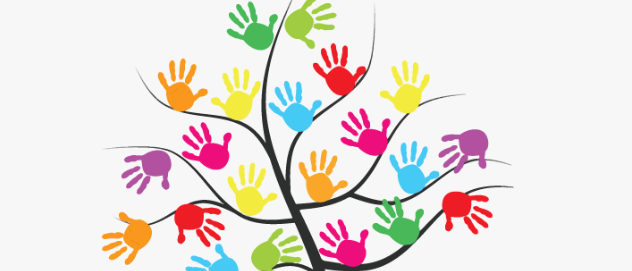 Ein Baum mit Ästen, die mit farbenfrohen Handabdrücken bedeckt sind, jeweils in einer anderen leuchtenden Farbe.