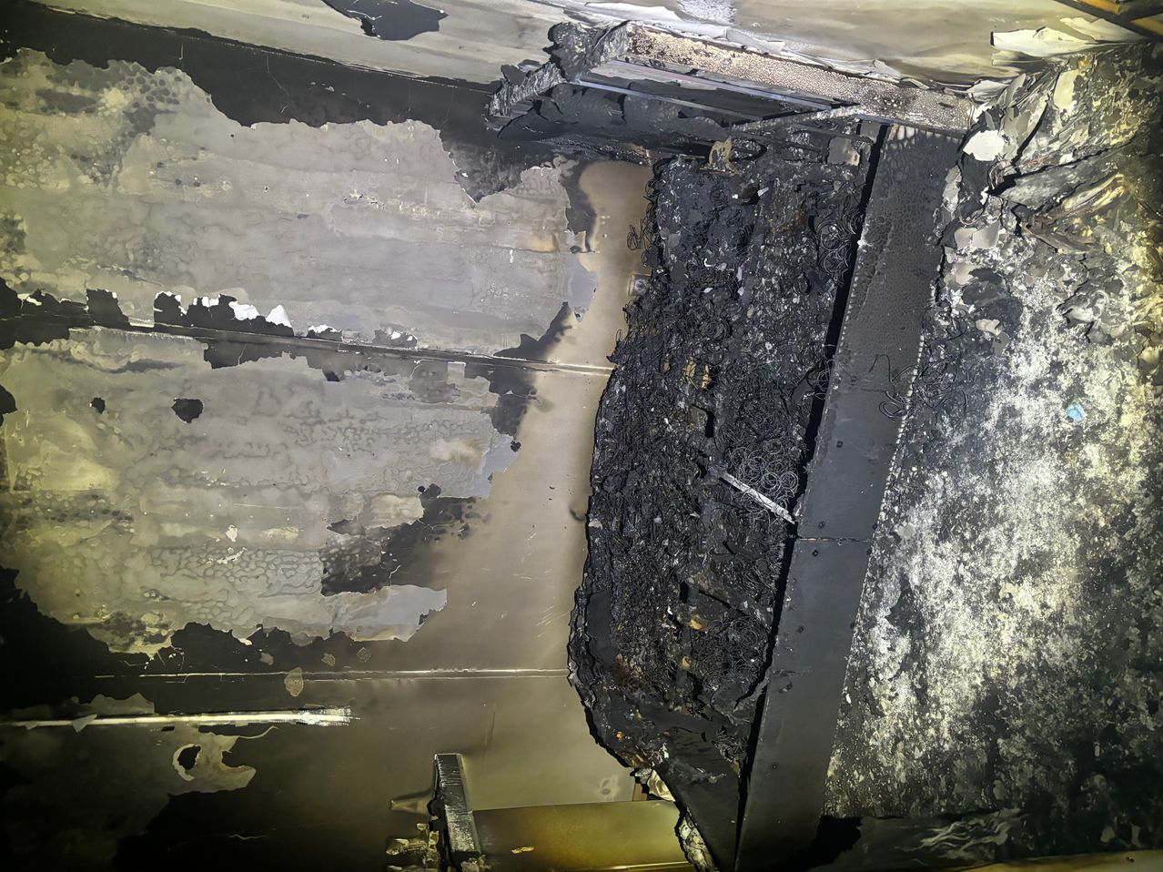 Bild enthält, Home Damage