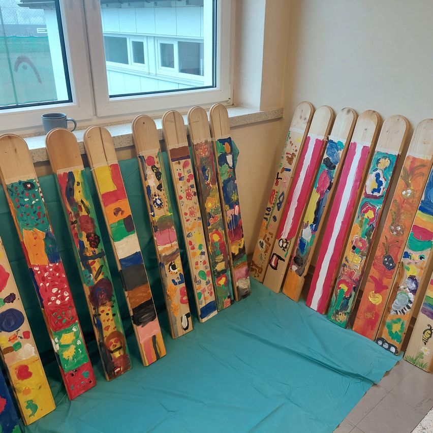 Bild enthält, Indoors, Interior Design, Outdoors, Wood