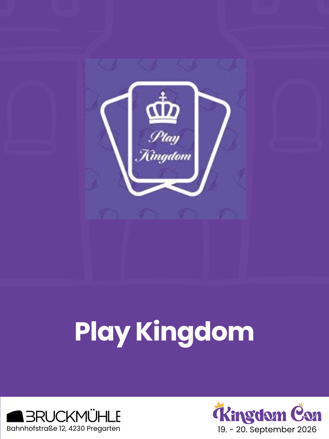 Ein violetter Hintergrund mit einem weißen Logo, das zwei Spielkarten und eine Krone mit der Aufschrift 'Play Kingdom' zeigt.