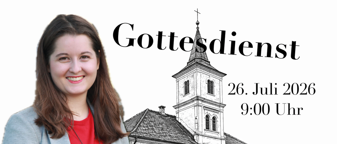 Eine lächelnde Frau steht neben einer Kirche mit Turm. Der Text lautet 'Gottesdienst 26. Juli 2022 9:00 Uhr' und 'mit Pfarrerin Sarah Huber.'
