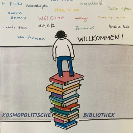 Bild enthält, Child, Female, Girl, Person, Book, Publication, White Board, Advertisement, Text, Head