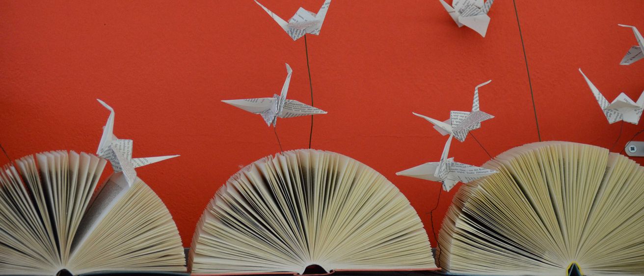 Bild enthält, Art, Paper, Origami, Aircraft, Airplane, Transportation, Vehicle