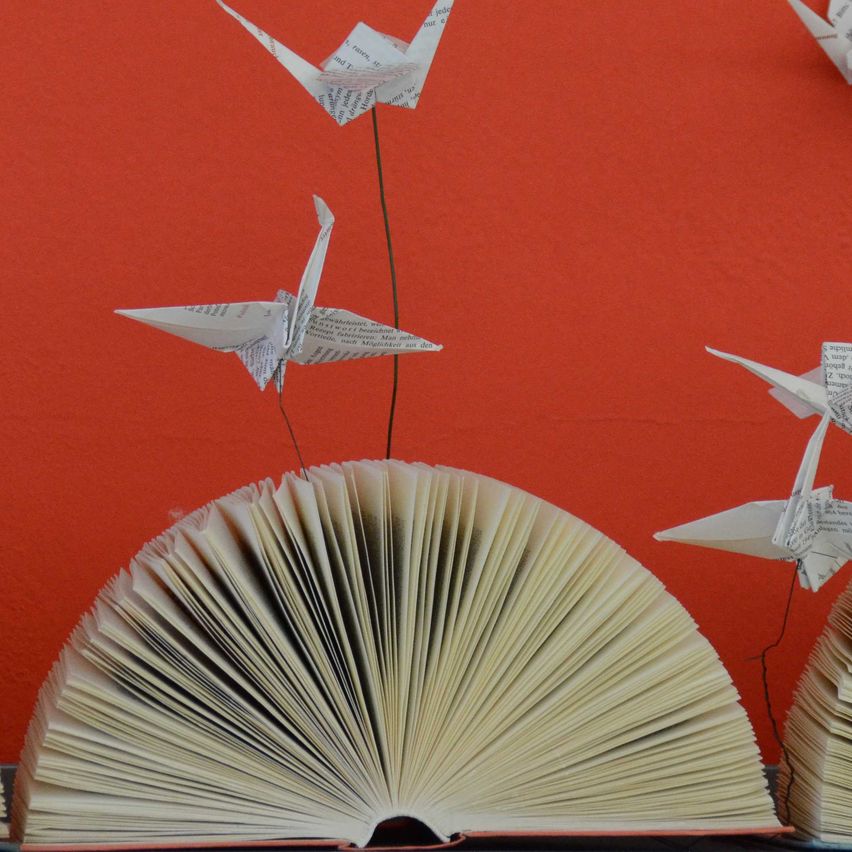 Bild enthält, Art, Paper, Origami, Aircraft, Airplane, Transportation, Vehicle