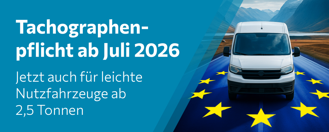 Ein Van auf einer Straße mit EU-Sternen und Bergen im Hintergrund. Der Text lautet 'Photographen-icht ab Juli 2026 auch für leichte Fahrzeuge ab nunnen'.