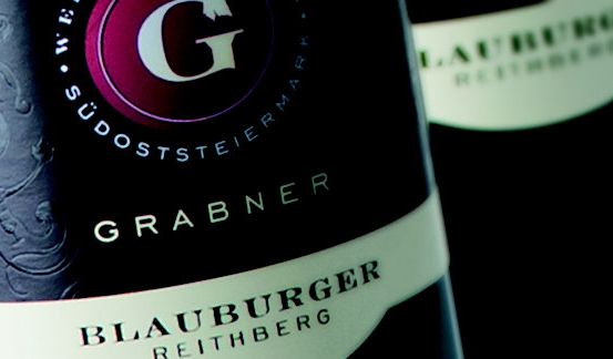 Bild enthält, Alcohol, Beverage, Bottle, Liquor, Wine, Wine Bottle, Beer, Can, Tin, Red Wine