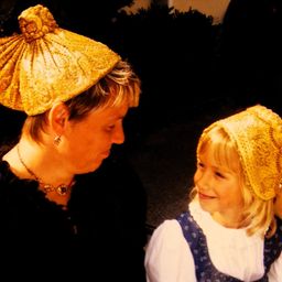 Goldhauben- und Hammerherrengruppe Garsten-Logo