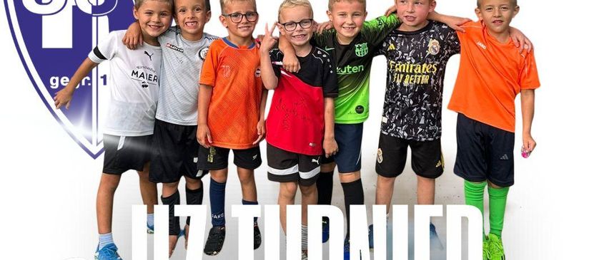 Plakat mit USV Fliessenblitz Rollsdorf Logo, Gruppe von Jungen in Fußballtrikots, Text lautet 'U7 Turner', Datum und Uhrzeit 20. September 10:00 Uhr.