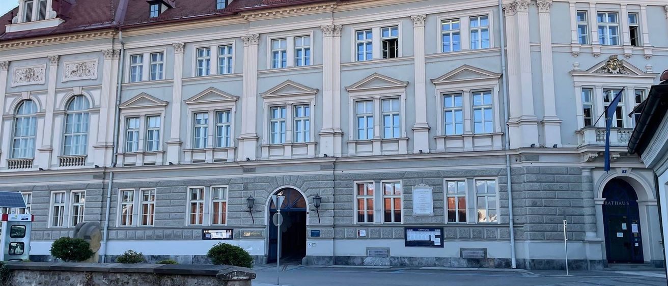 Bild enthält, Architecture, Building, Housing, House, City, Urban, Mansion, Palace