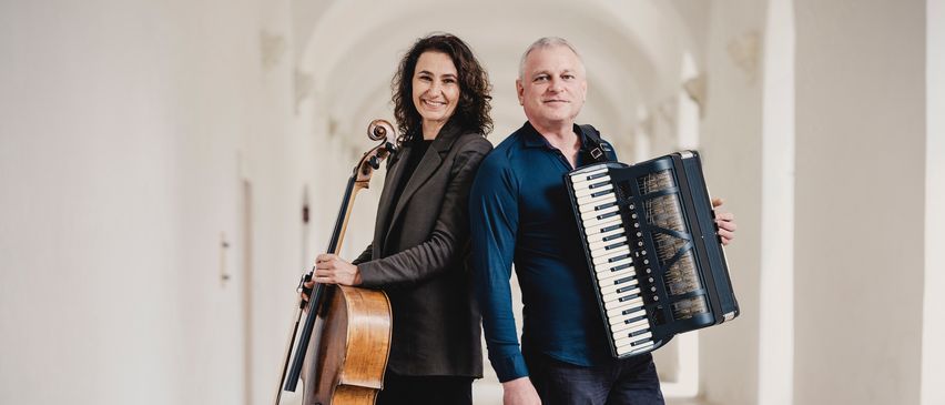 Ein Plakat für die Sonntagsmatinee des Duos Klaus Paier und Asja Valcic mit ihrem neuen Album Vison for Two - 10 Years, die am 20. Juli 2025 um 11:00 Uhr im Haus Benedikt in Wolfsberg stattfindet.