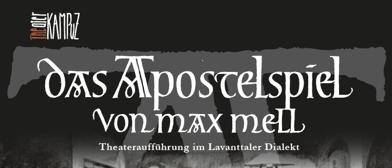 Ein schwarz-weißes Plakat für eine Theateraufführung im Lavantaler Dialekt. Es zeigt mehrere Schauspieler und Schauspielerinnen in Kostümen. Termine und Uhrzeiten der Aufführungen sind aufgeführt. Der Eintritt ist eine freiwillige Spende.