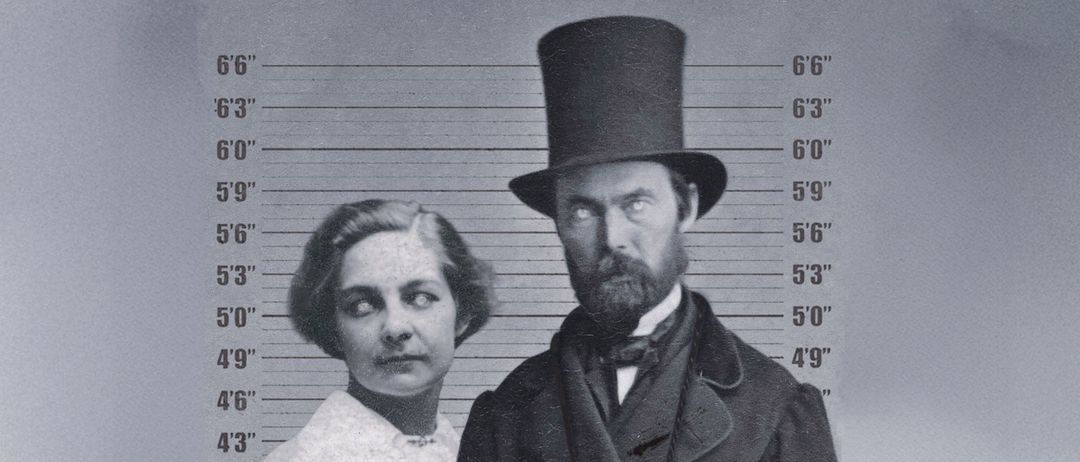 Schwarz-weiß-Foto von einem Mann und einer Frau, beide mit Blutflecken, in einer Museumsausstellung. Der Text lautet Museum im Lavanthaus und Mirella Kuchling liest aus ihrem Buch Morderische Liebespaare. Datum: Mittwoch, 27. Mai 2026.