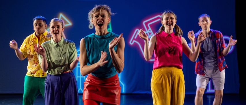 Bild enthält, Adult, Female, Person, Woman, Boy, Male, Teen, Man, Child, Girl