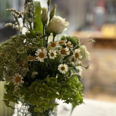 Bild enthält, Flower, Flower Arrangement, Plant, Flower Bouquet, Art, Floral Design, Graphics, Pattern, Rose