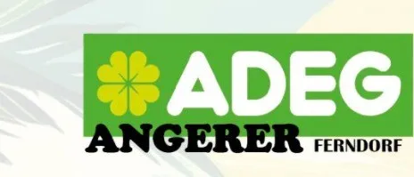 Das Logo für ADEG Angerer Ferndorf. Das Logo zeigt ein grünes Blattsymbol mit einem vierblättrigen Kleeblatt. Es ist in fetten schwarzen Buchstaben.