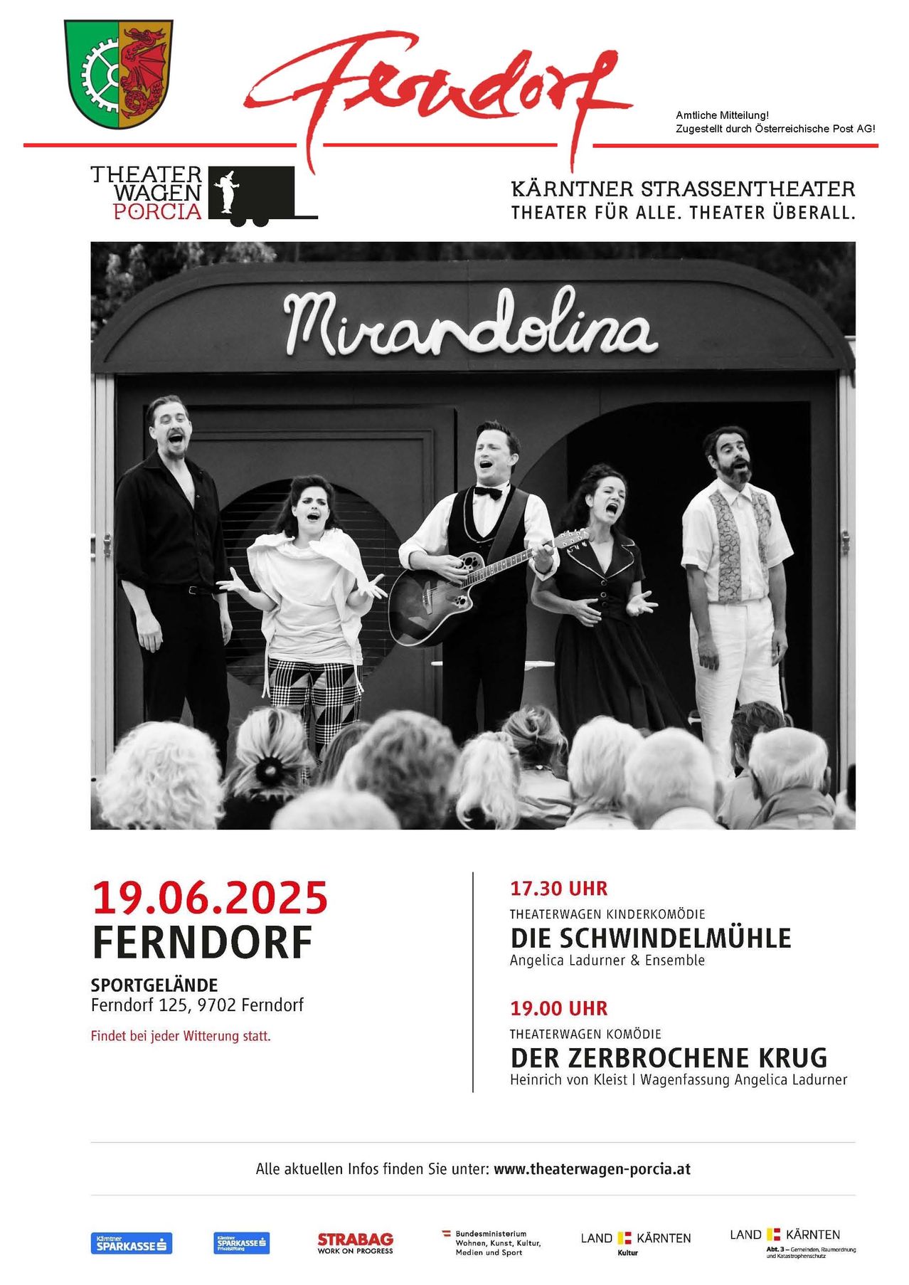 Poster für die Karntner Strassentheater-Veranstaltung. Es zeigt eine Gruppe von Menschen, die auf der Bühne performen, Instrumente halten und singen. Das Datum ist 19.06.2025.