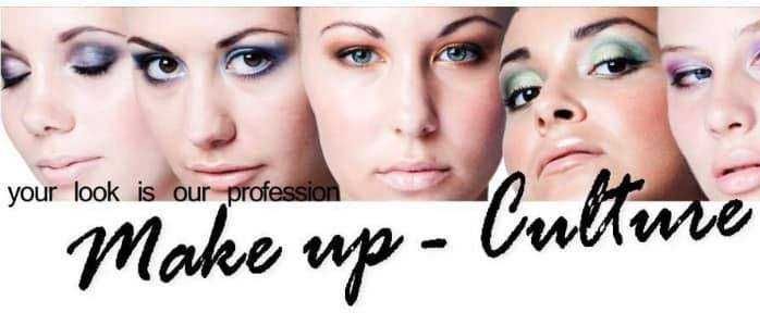 Bild enthält, Head, Person, Face, Baby, Adult, Female, Woman, Text