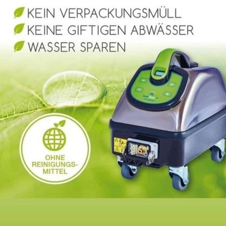 Ein Bild zeigt ein grünes und schwarzes Gerät auf einem grünen Hintergrund. Der Text betont keinen Verpackungsmüll, keine giftigen Abwässer und Wasser sparen. Das Gerät ist ein Reinigungswerkzeug.