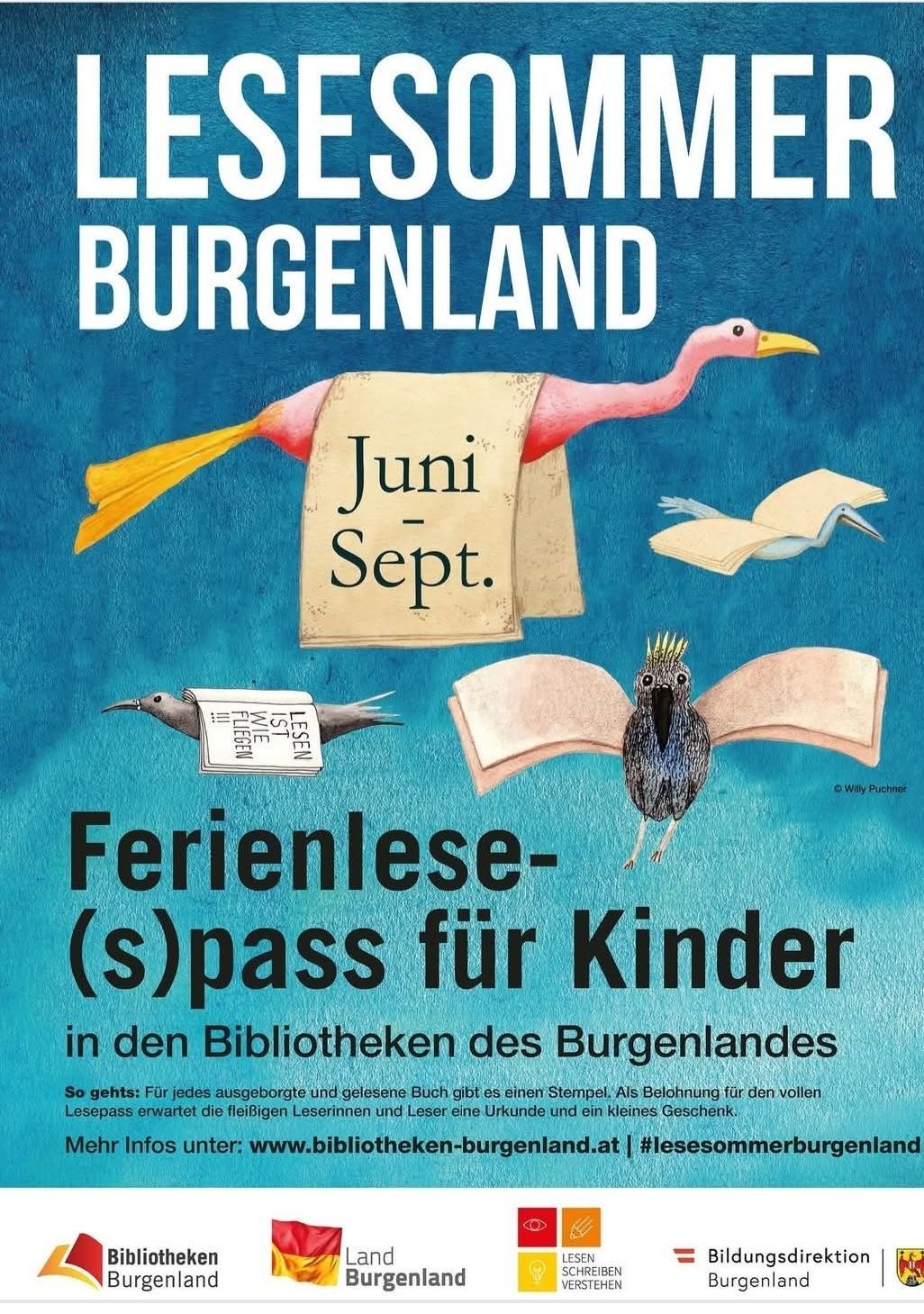 Plakat für einen Ferienlesepass für Kinder in Burgenland, mit Vögeln, die Bücher und Stempel halten. Es zeigt die Zeit von Juni bis September und einen blauen Himmel als Hintergrund.
