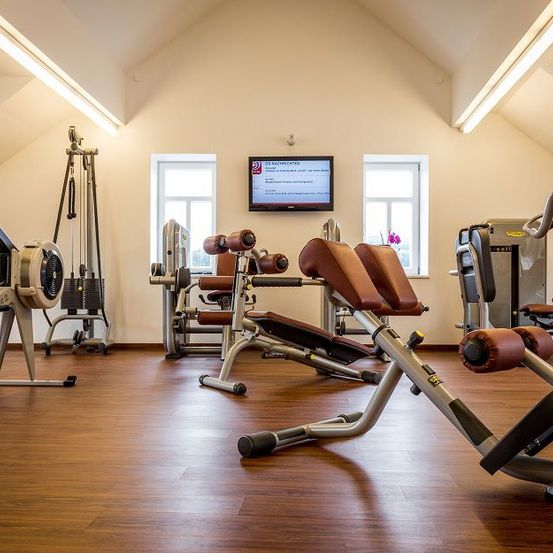 Bild enthält, Working Out, Fitness, Sport, Gym, Computer Hardware, Electronics, Hardware, Monitor, Screen