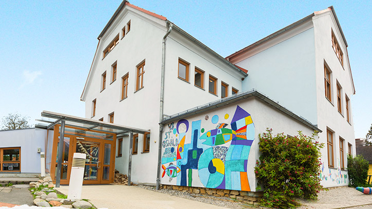 v1_migrated_image_12253204