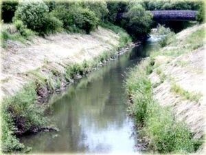 Bild enthält, Outdoors, Ditch, Canal, Water, Nature, Stream, Creek