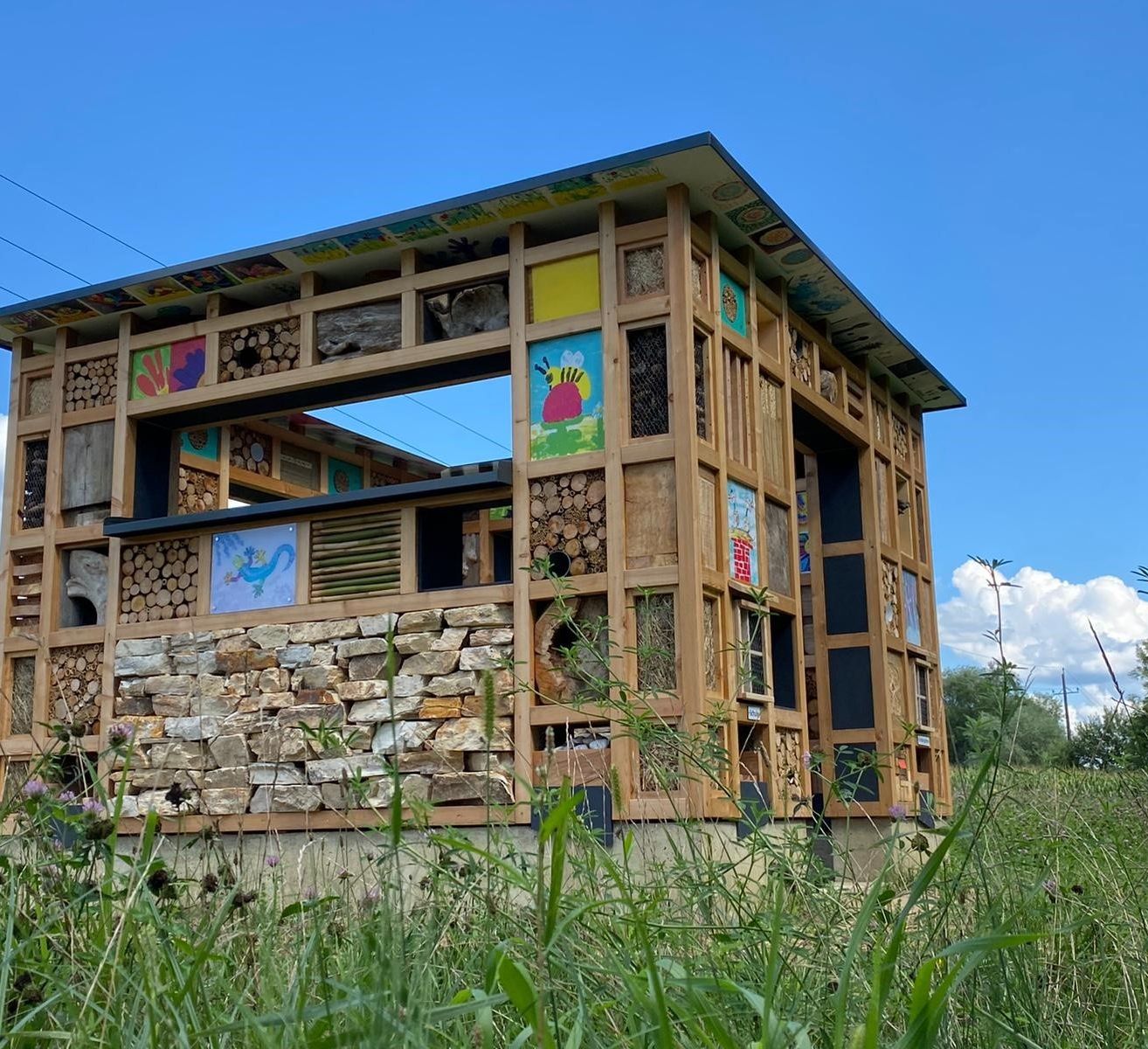 Bild enthält, Outdoors, Architecture, Building, Countryside, Hut, Nature, Rural, Housing, Shelter