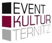 Das Logo für Event Kultur Ternitz zeigt ein modernes Design mit einer Kombination aus schwarzen, roten und grauen Farben. Der Text ist fett und zentriert.
