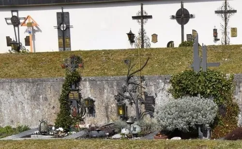 Gravestone, Tomb, Graveyard, Outdoors, Cross, Symbol