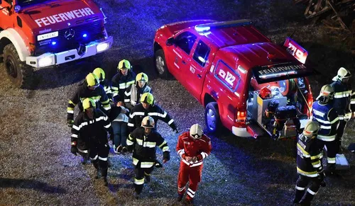 Bild zeigt Einsatzkräfte in Trofaiach bei einer Übung