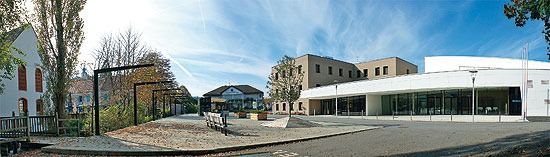 Neighborhood, City, Road, Street, Urban, Villa, Office Building, Outdoors, Scenery, Convention Center