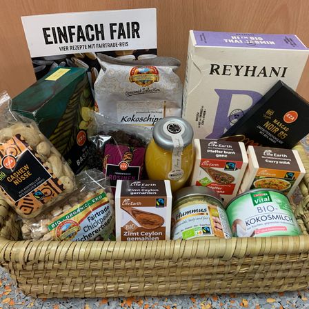 Bild enthält, Fun, Leisure Activities, Picnic, Can, Tin, Picnic Basket, Business Card, Paper, Text
