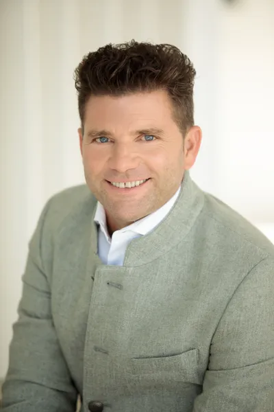 Face, Head, Person, Smile, Formal Wear, Adult, Male, Man, Suit, Coat