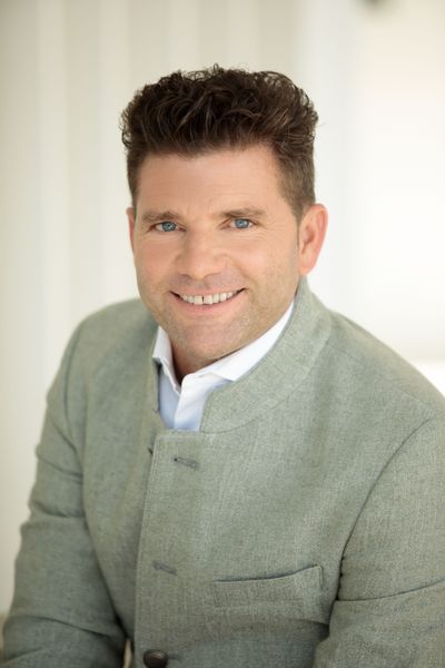 Face, Head, Person, Smile, Formal Wear, Adult, Male, Man, Suit, Coat