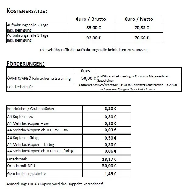 Das Bild zeigt eine Tabelle mit Kostenberechnungen für einen Veranstaltungsort. Es enthält Gebühren für eine 2-tägige und 3-tägige Vermietung sowie Reinigungskosten. Zusätzliche Gebühren sind für Sicherheitstraining, Genehmigungen und verschiedene Arten von Kopien aufgeführt. Die Tabelle weist auch darauf hin, dass die Mehrwertsteuer enthalten ist.