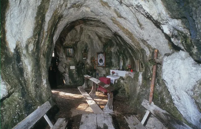 Architecture, Building, Outdoors, Shelter, Crypt, Nature, Cave