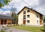 Bild enthält, Architecture, Building, House, Housing, Villa, Grass, Plant, Hotel