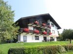 Bild enthält, House, Housing, Villa, Grass, Cottage, Outdoors, Shelter, Hotel, Lawn, Resort