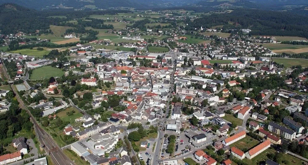 Luftaufnahme der Stadt Feldkirchen