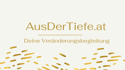 Goldfarbener Text, der 'AusDerTiefe' lautet. Darunter steht ein Slogan, der 'Deine Veränderungsbegleiter' sagt. Der Hintergrund hat goldene Linien.