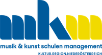 Schwarzer Hintergrund mit blauen und gelben abstrakten Formen, die die Buchstaben 'kk' bilden. Unter den Formen steht 'kunst schulen manage'. Darunter wird die Website 'KULTUR.REGION.NIEDEROSTEN' angezeigt.