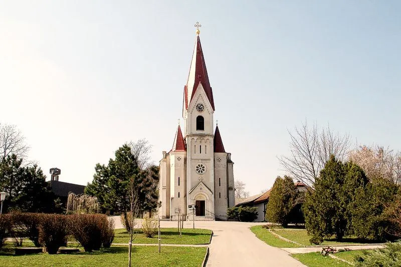 Architecture, Spire, Tower, Grass, Plant, Arch, Gothic Arch, Clock Tower, Cathedral, Lawn