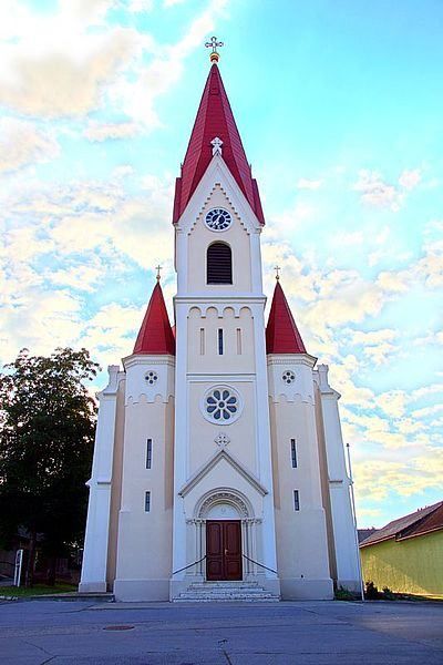 Bild enthält, Architecture, Building, Cathedral, Church, Clock Tower, Tower, Arch