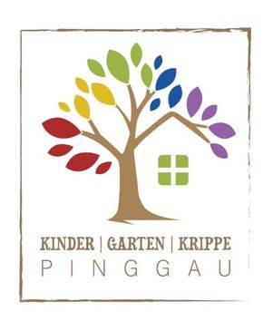 Ein bunter Baum mit Blättern in verschiedenen Farben und einem Haus auf einem Ast. Der Text lautet 'Kinder Garten Krippe Pinggau'.