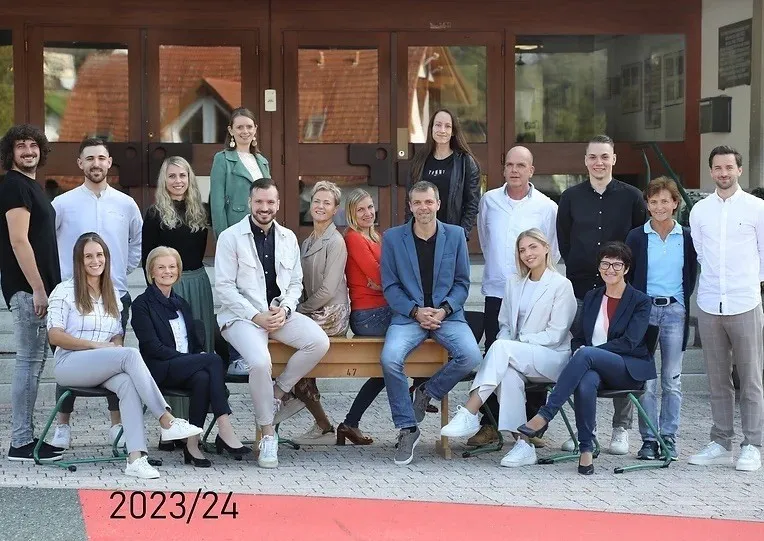 Groupshot, Person, People, Adult, Female, Woman, Male, Man, Coat, Shoe