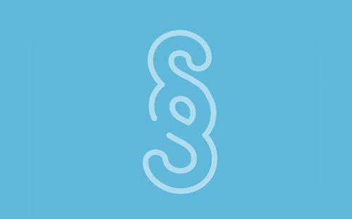 Ein Bild mit einem stilisierten 'S'-Symbol in weißer Schrift auf blauem Hintergrund.