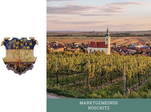 Eine Weinbergszene mit einer Kirche mit einem Turm und einem Dorf. Das Bild zeigt ein heraldisches Wappen auf der linken Seite.