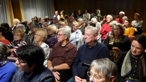 People, Person, Adult, Female, Woman, Crowd, Male, Man, Face, Audience